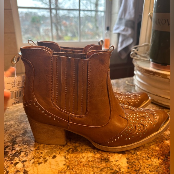 Cowboy boots - Picture 2 of 9